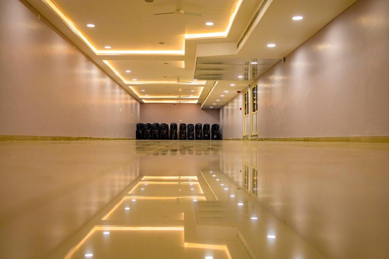 Kkm International Hotel Kuzhittura Kültér fotó