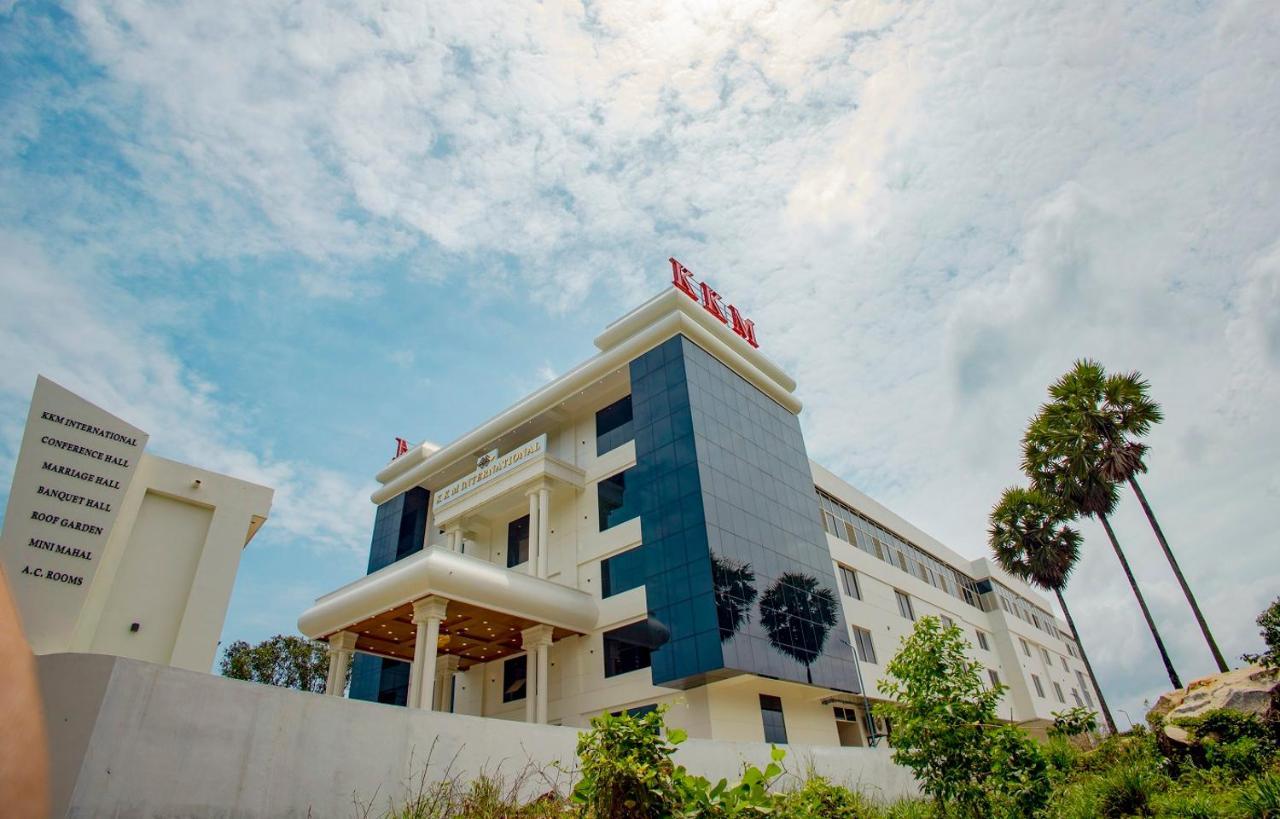 Kkm International Hotel Kuzhittura Kültér fotó